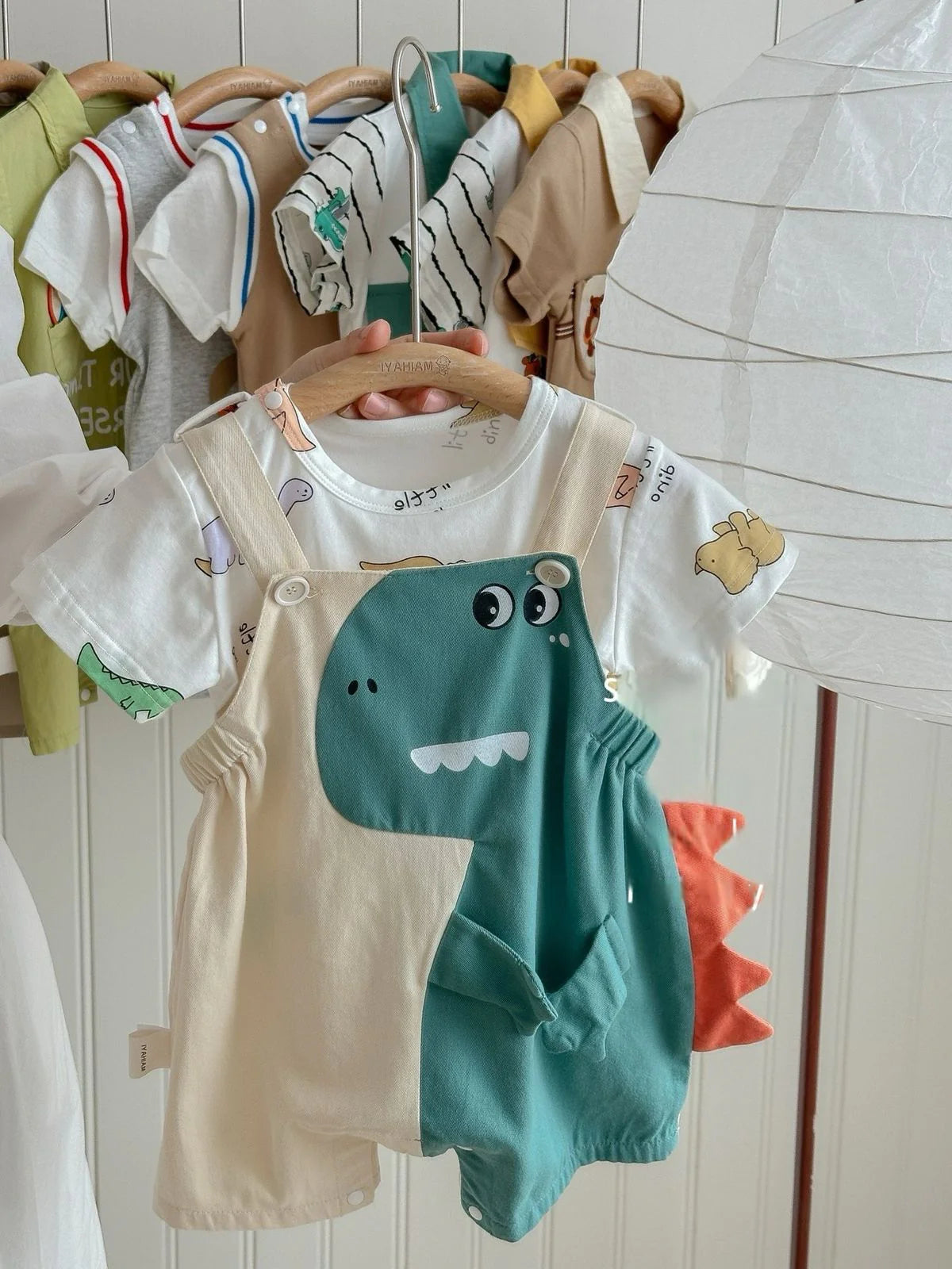 Mono Infantil con Estampado de Dinosaurios