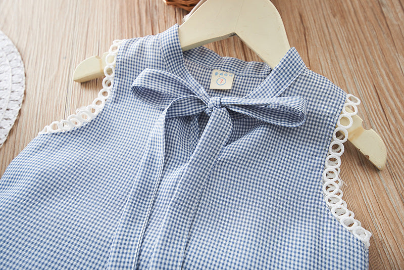 Conjunto infantil de verano con lazo.