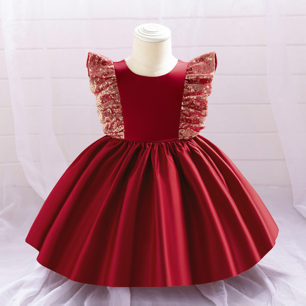 Vestido infantil con mangas voladoras