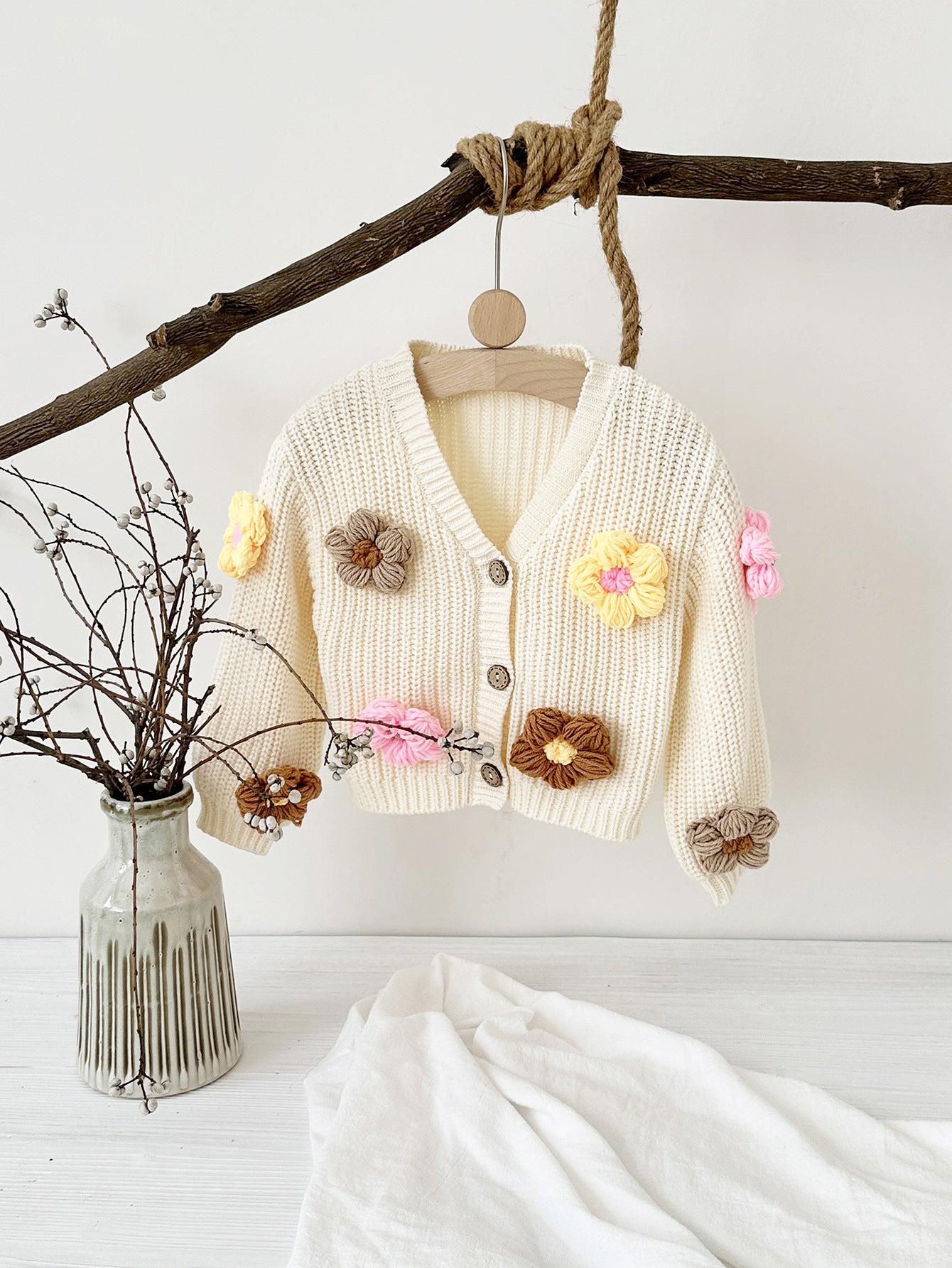 Abrigo de Punto con Flores para Niña