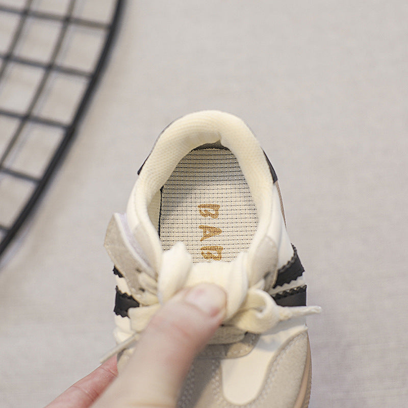 Zapatillas Infantiles con Cordones y Rayas