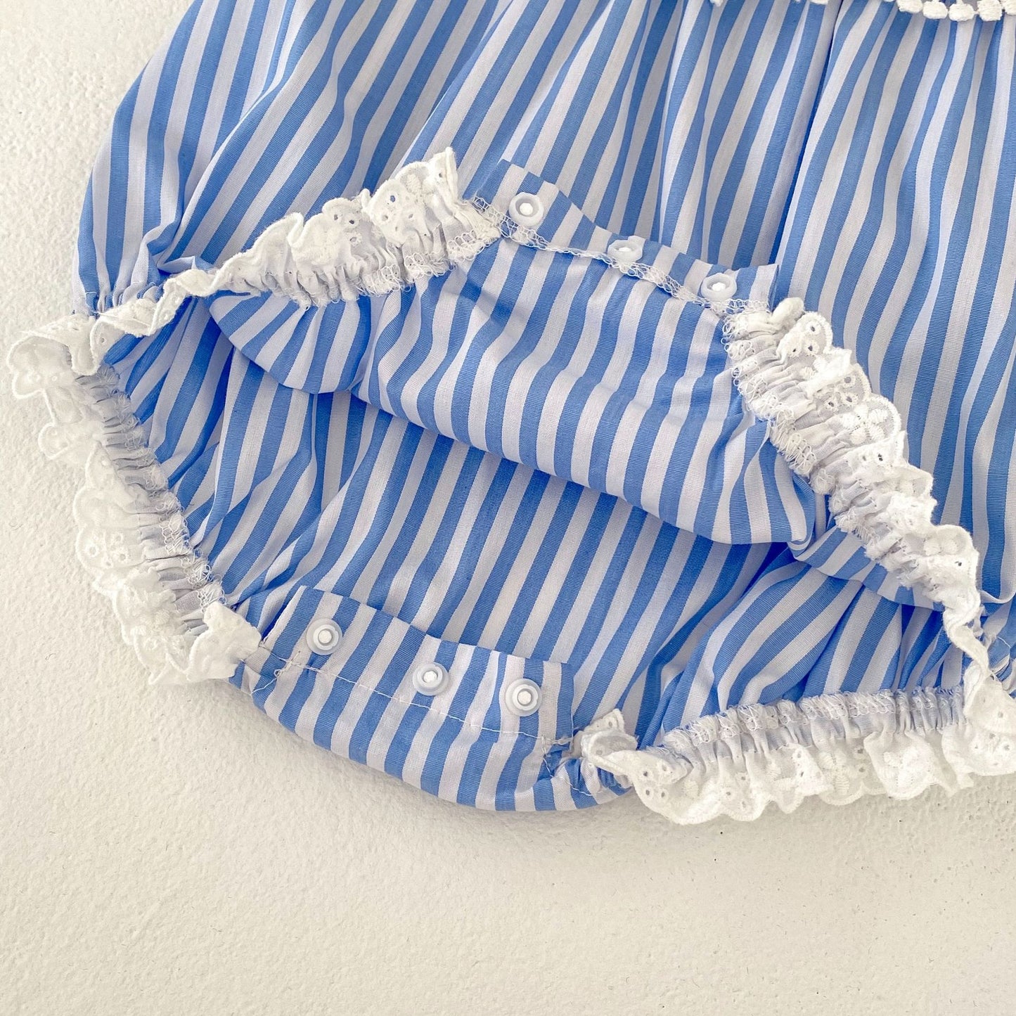 Body Infantil con Rayas de Encaje