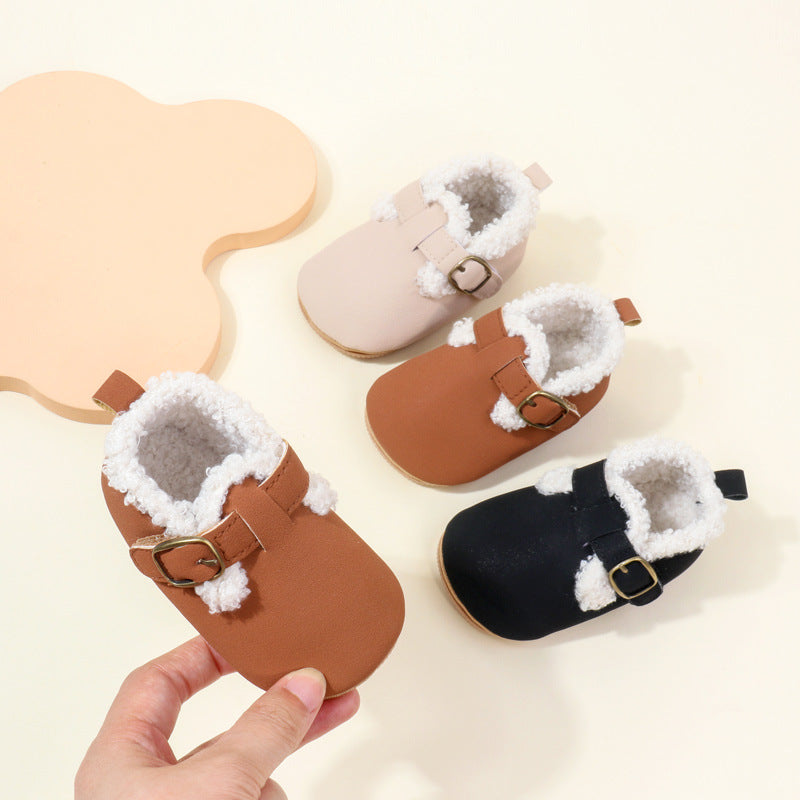 Zapatos de niños con pelo