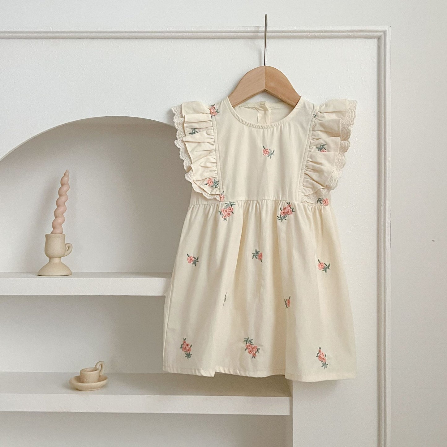 Vestido Infantil con Flores y Encaje
