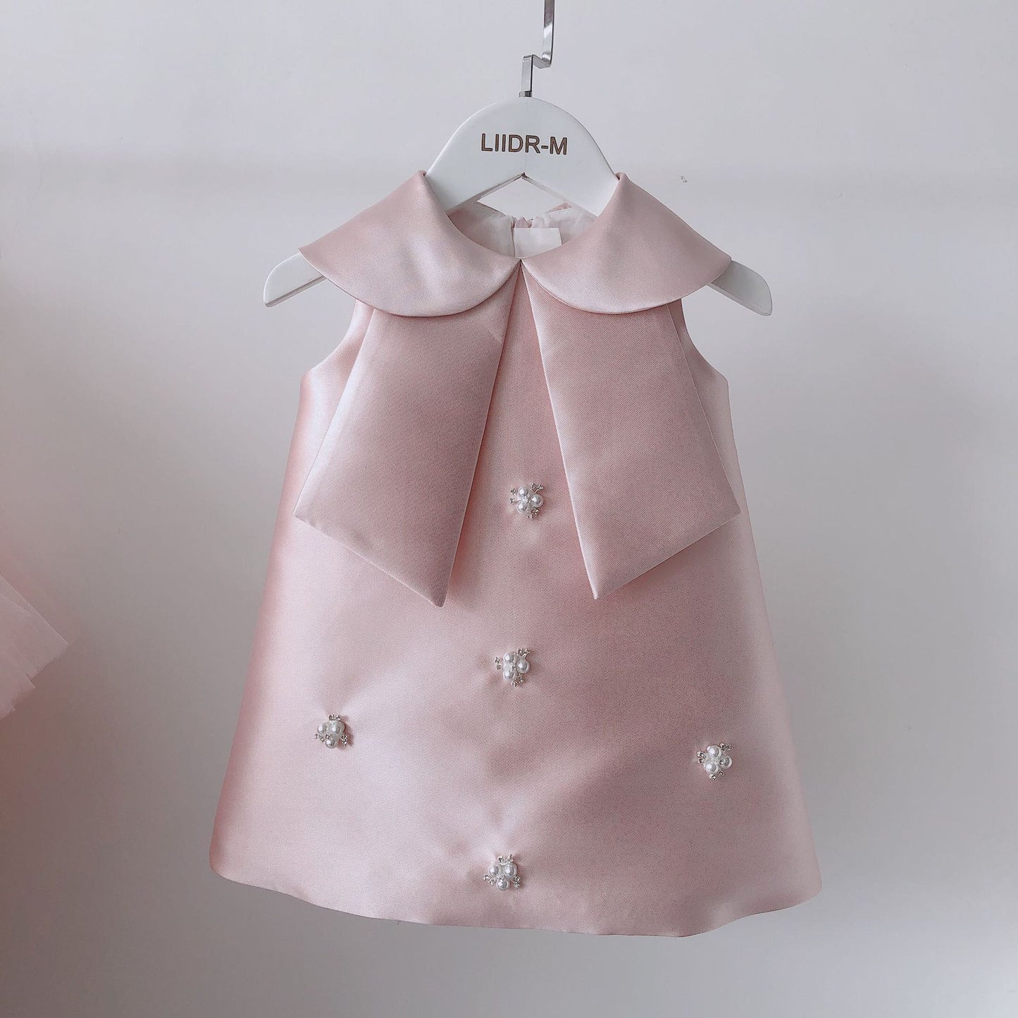 Vestido de princesa con lazo para niña