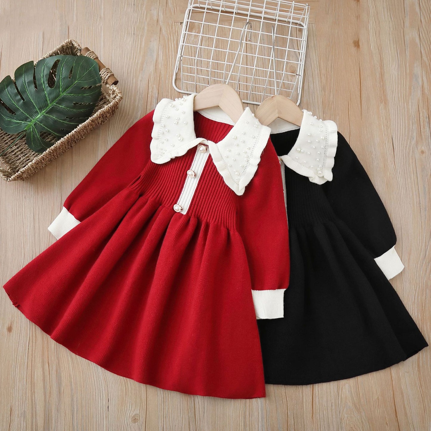 Vestido infantil de punto con perlas