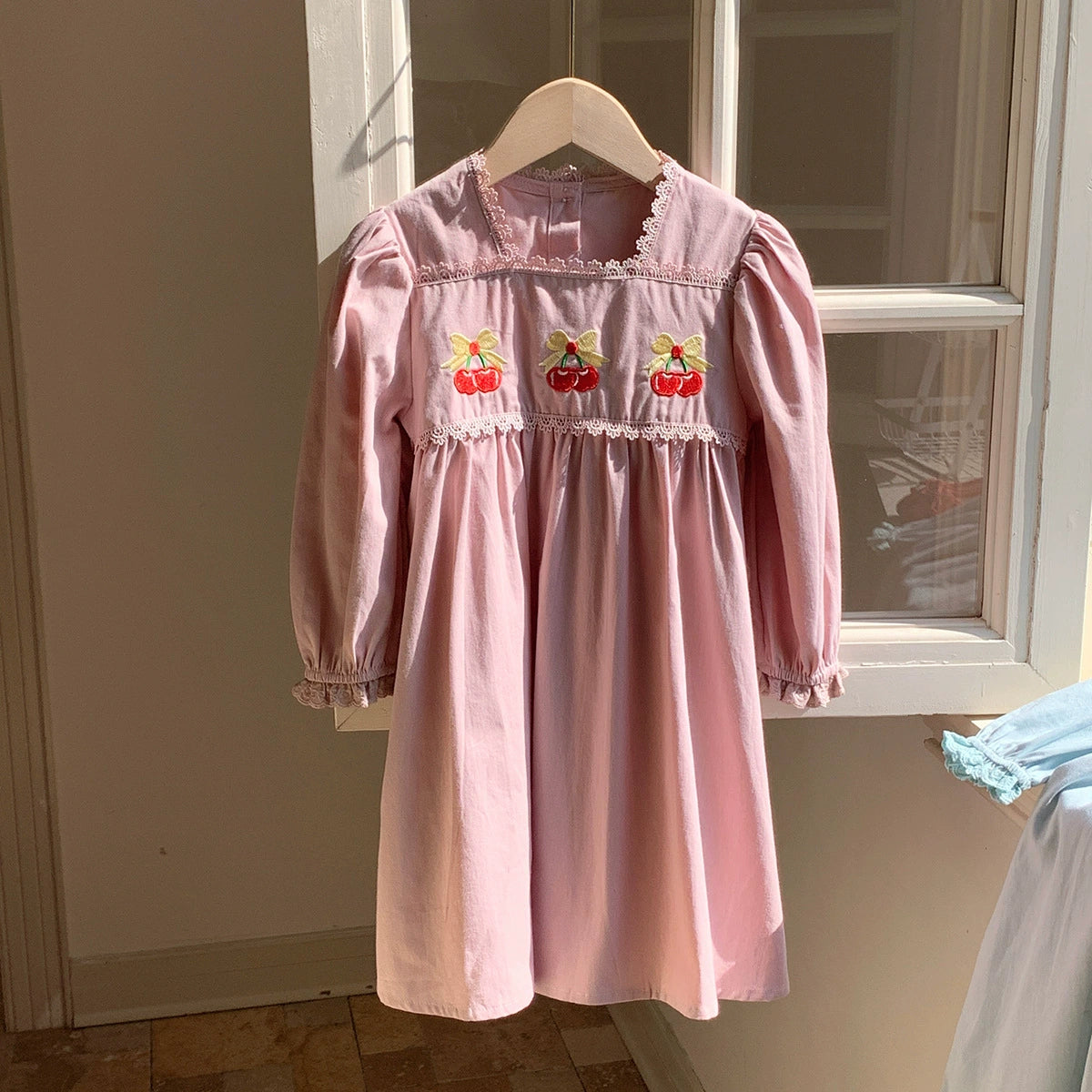 Vestido Infantil de Manga Larga con Cerecitas