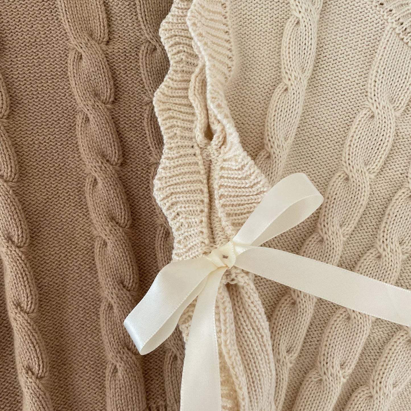 Chaleco de Punto con Lazos para Niñas