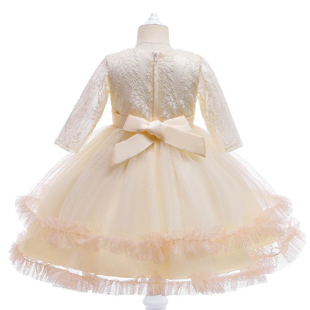 Vestido de fiesta de encaje y lazo