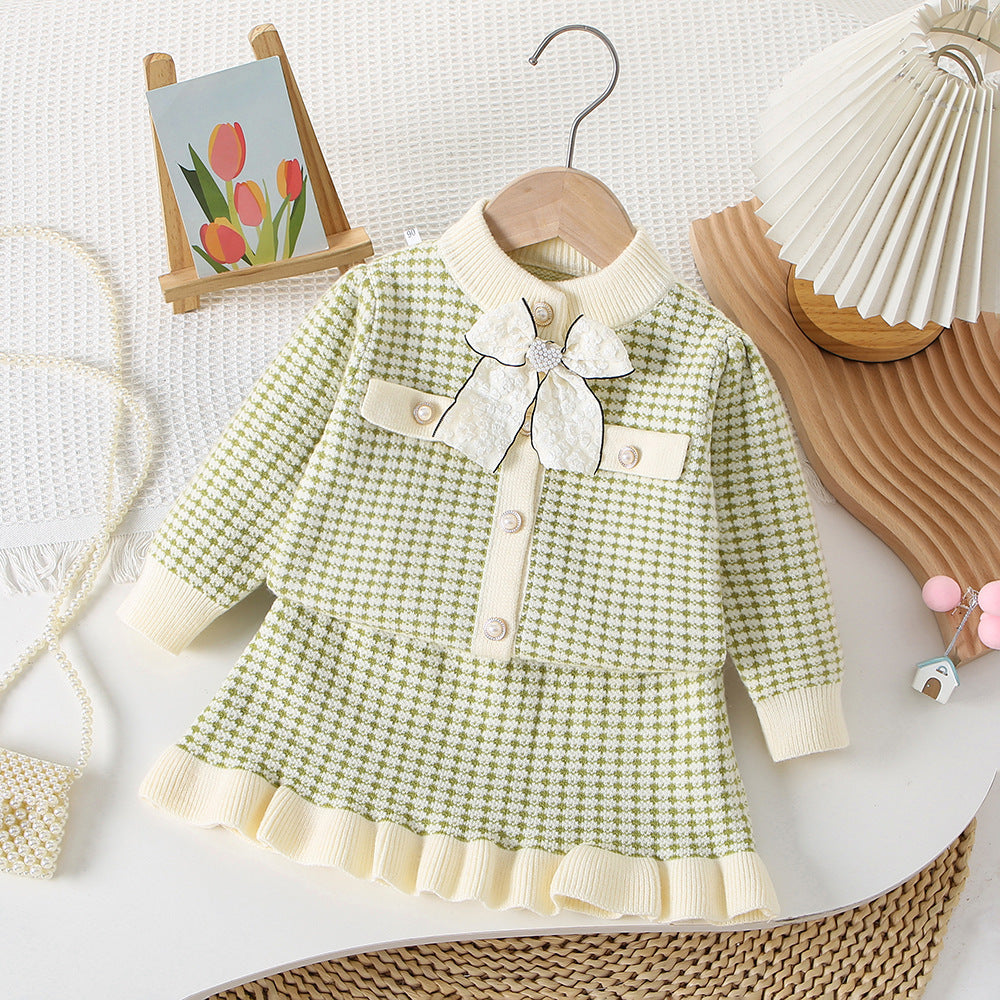 Conjunto de punto a cuadros para niña con lazo
