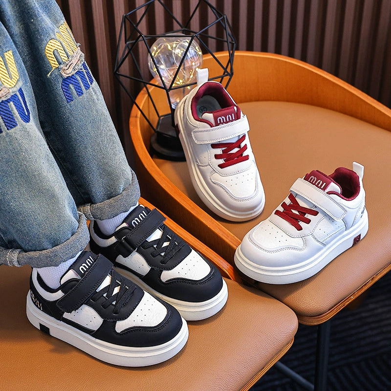 Zapatillas deportivas para niños con estilo velcro