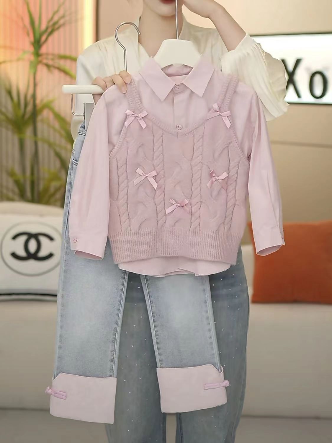 Conjunto Infantil de 3 Piezas con Lazos y Vaqueros