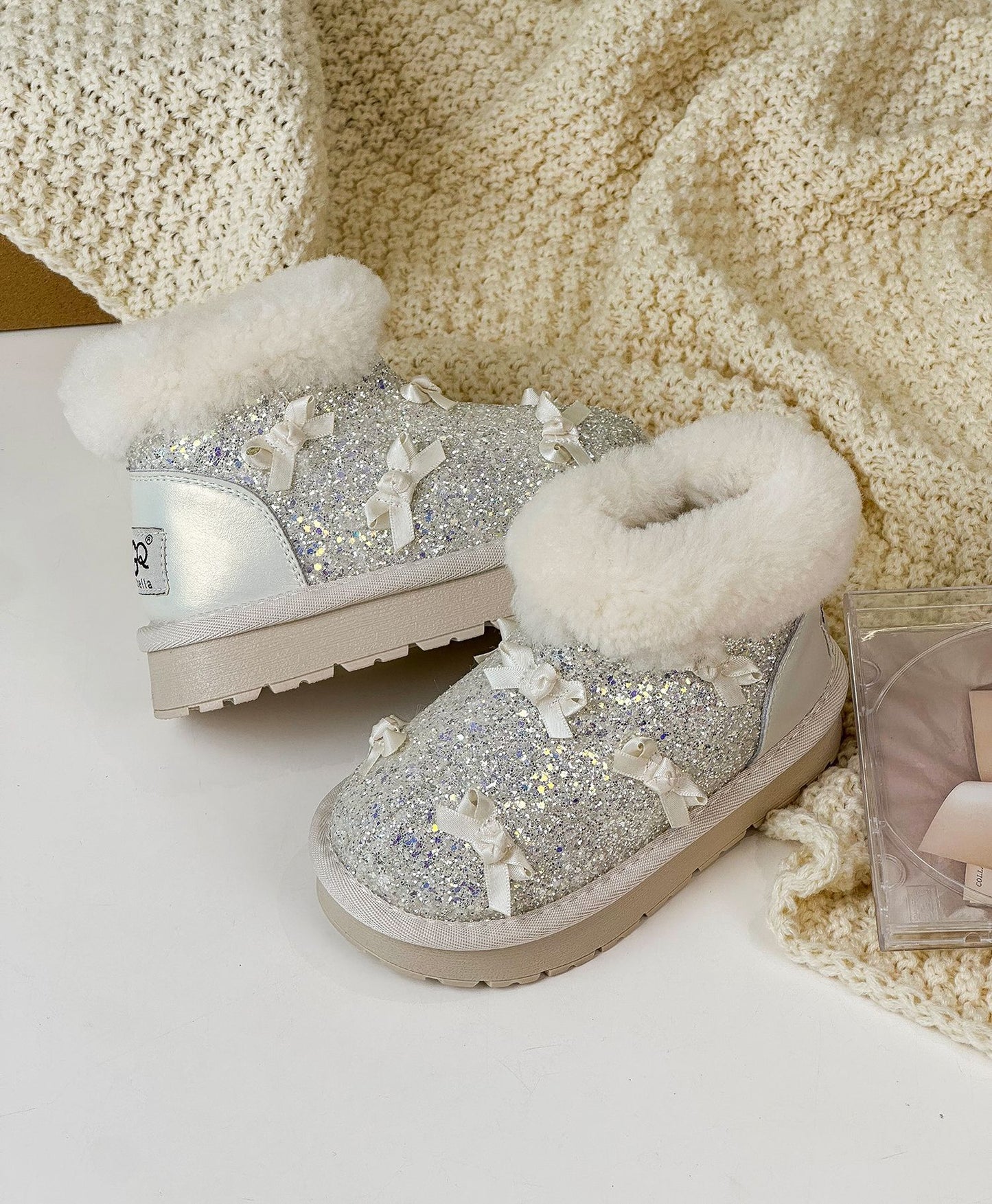 Botas de Niña Brillantes con Lazos