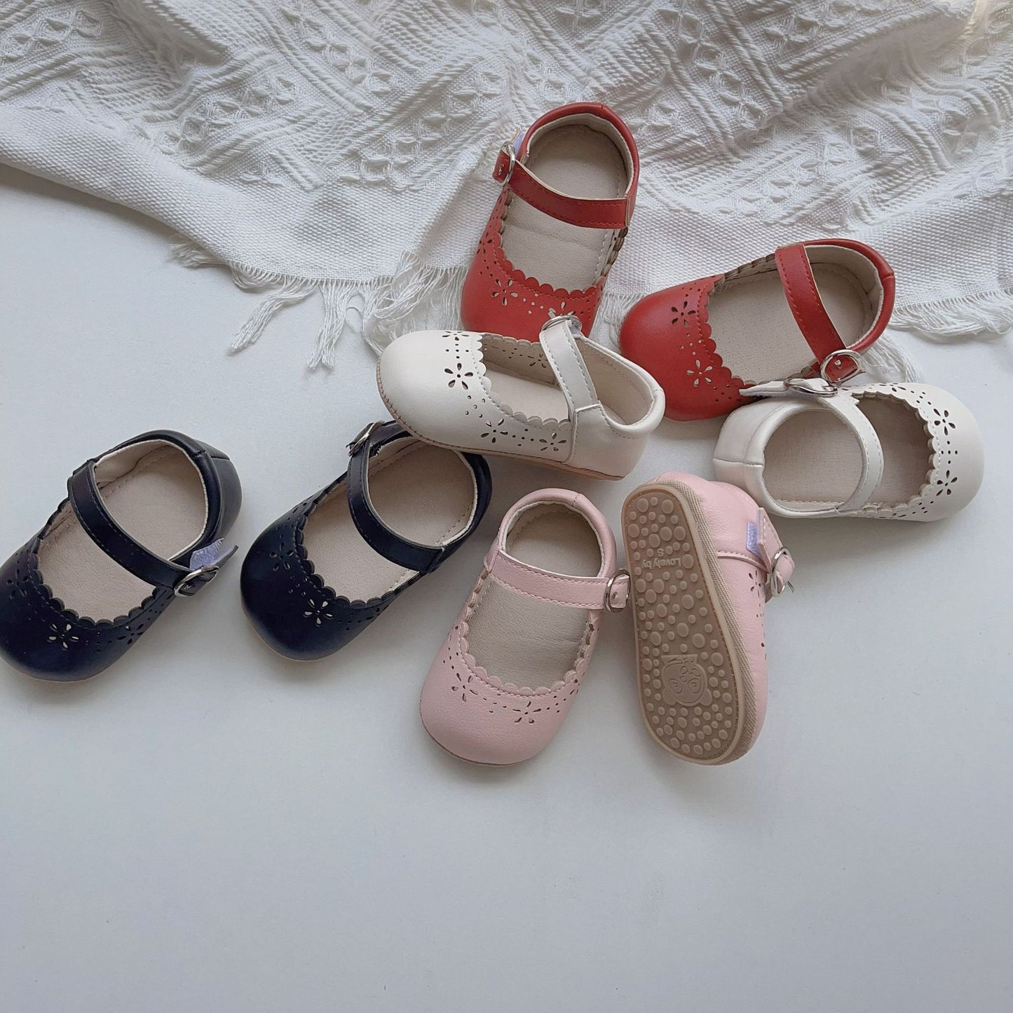 Zapatos Furadinho Niño de Mujer