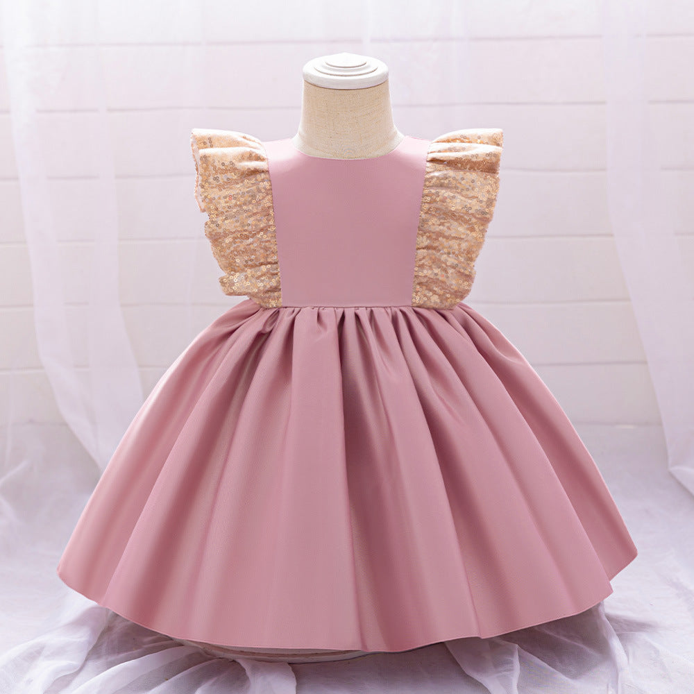 Vestido infantil con mangas voladoras