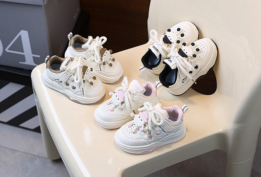 Zapatillas de Deporte para Niños con un Animalito en el Sombrero