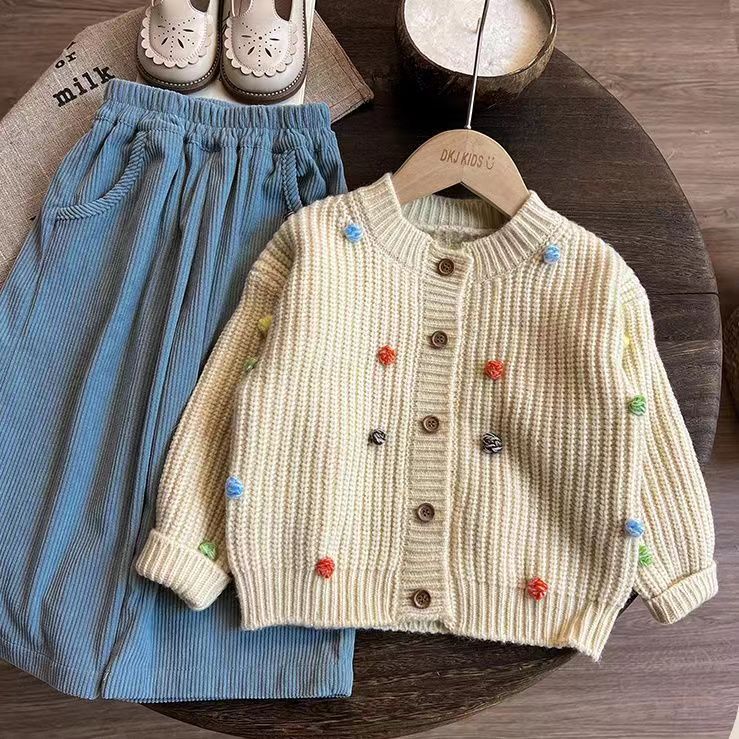 Conjunto de Pompones y Jeans para Niña
