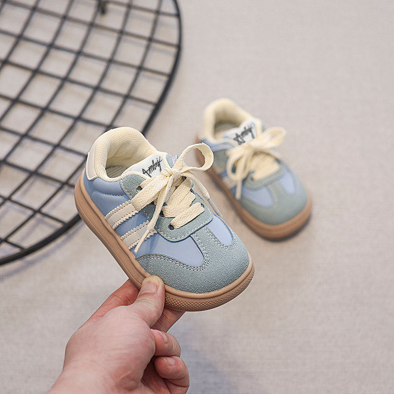 Zapatillas Infantiles con Cordones y Rayas