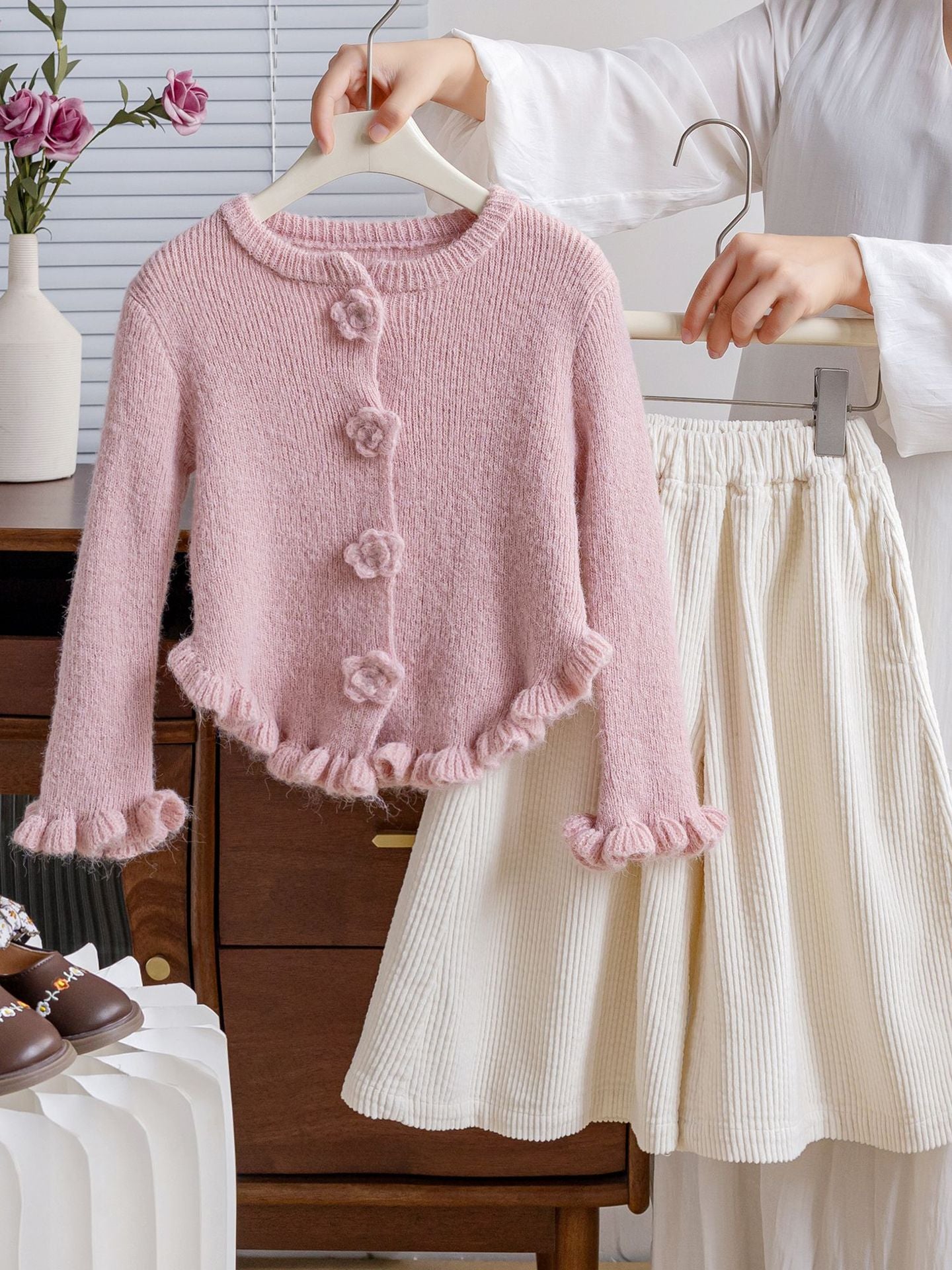 Conjunto de Niña con Flores y Pantalón