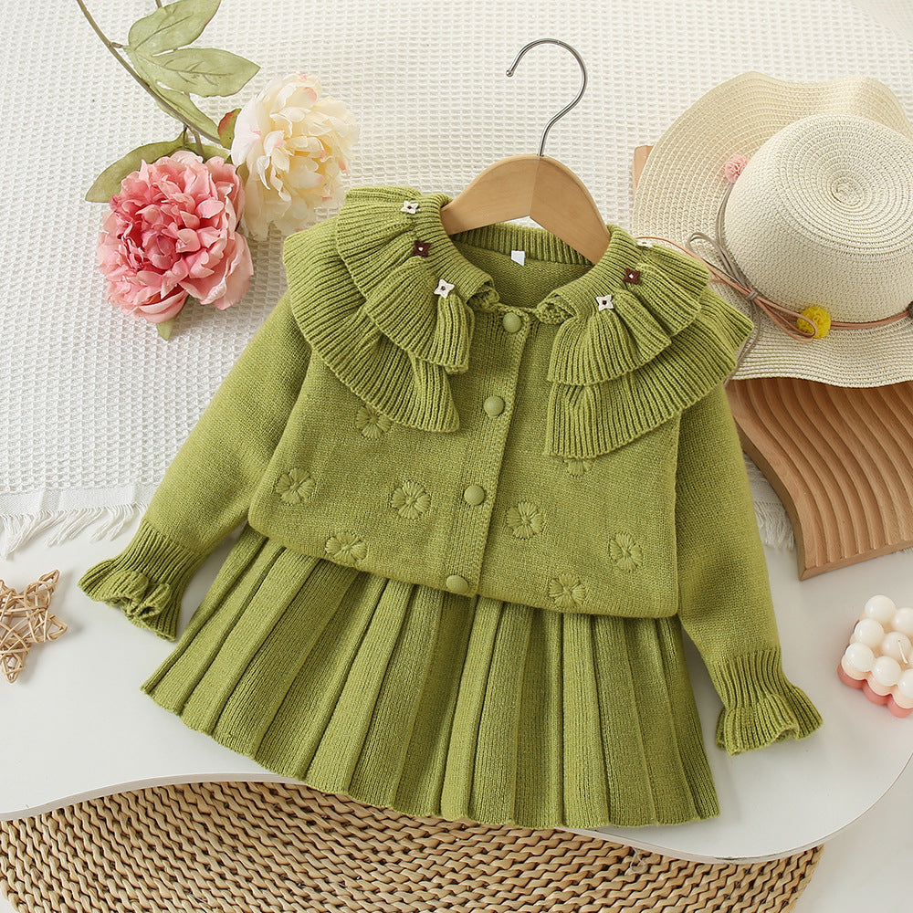 Conjunto de punto con flores para niña