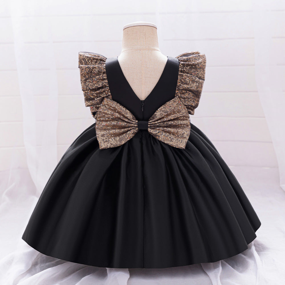 Vestido infantil con mangas voladoras