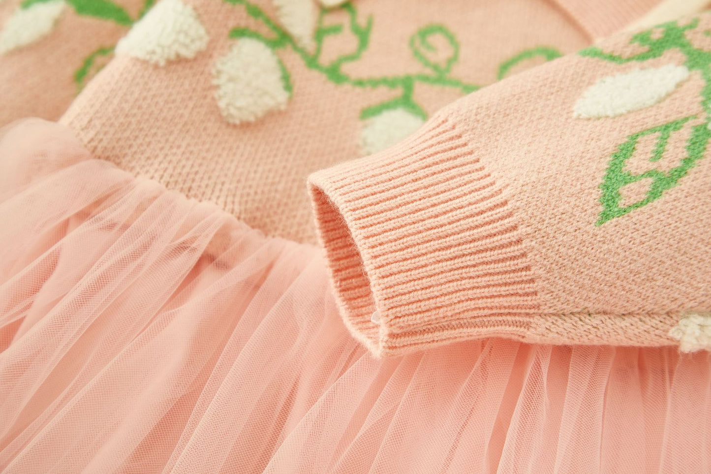 Vestido Infantil de Invierno con Hojas y Tul