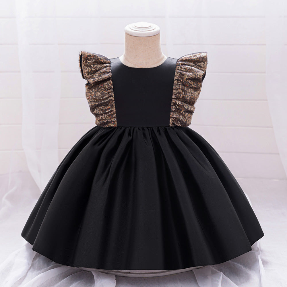 Vestido infantil con mangas voladoras