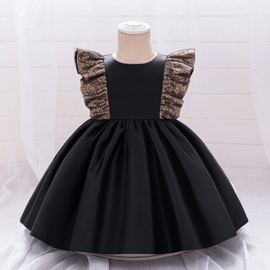 Vestido infantil con mangas voladoras