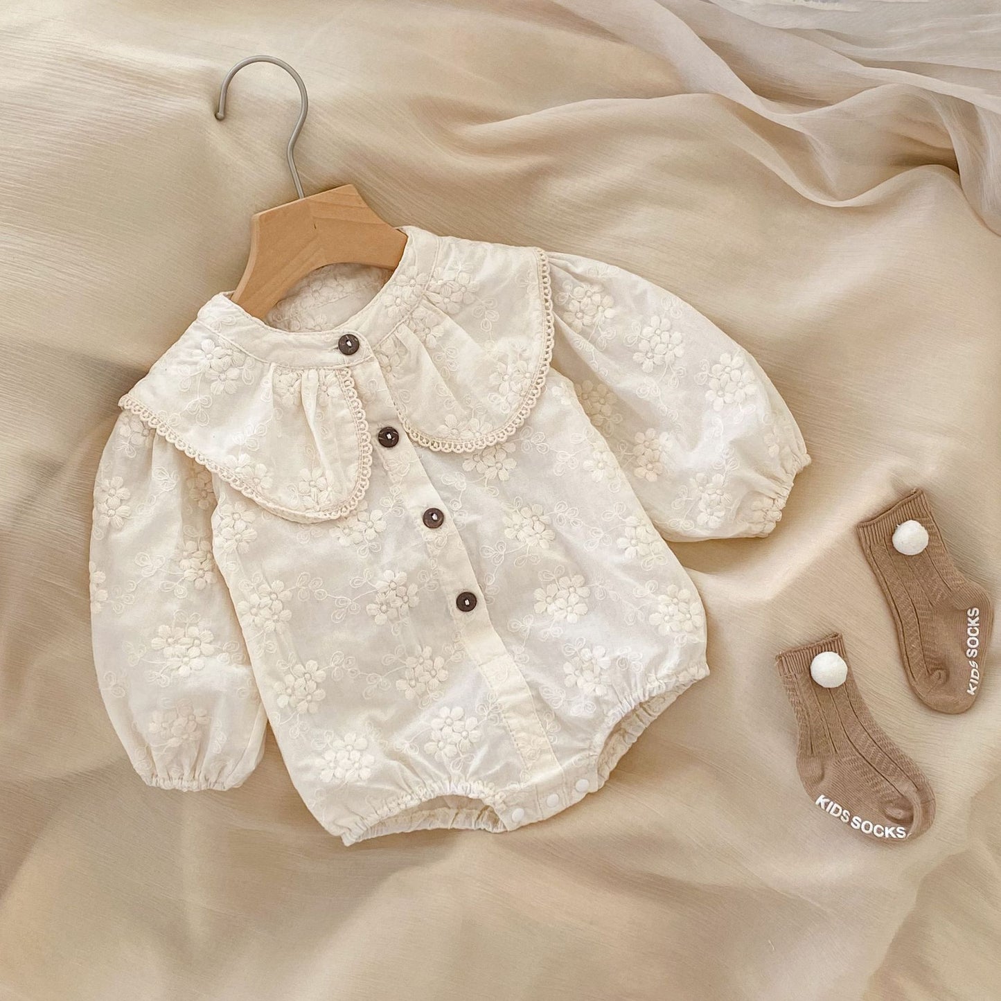 Body Infantil con Flores Bordadas