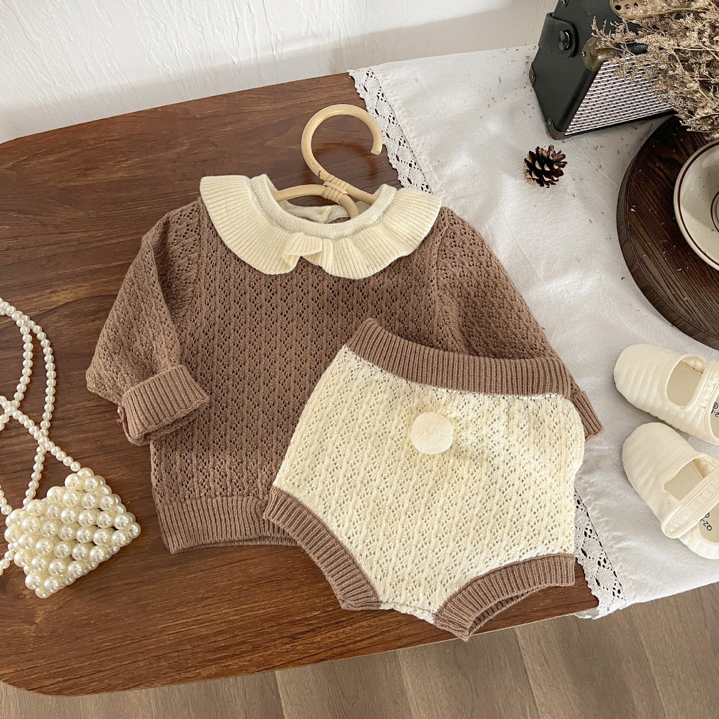 Conjunto de Punto para Niña con Cuello