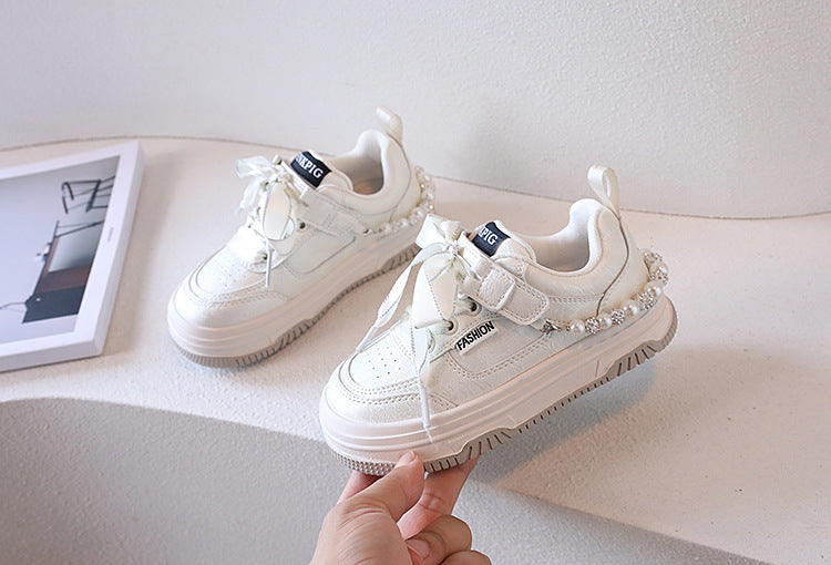 Zapatillas de moda para niñas con perlas