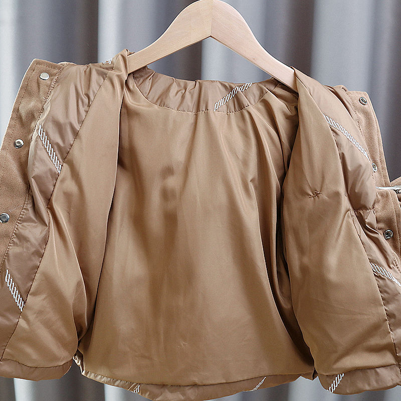 Abrigo con lazo de invierno para niña