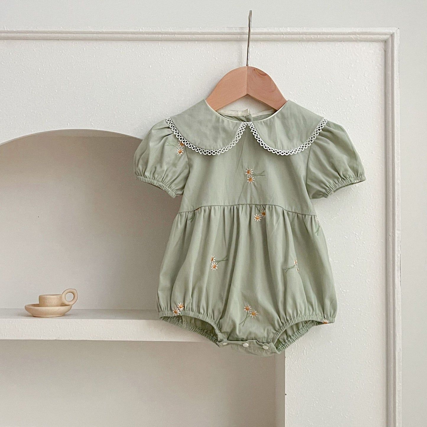 Body/Vestido Infantil con Cuello de Flores