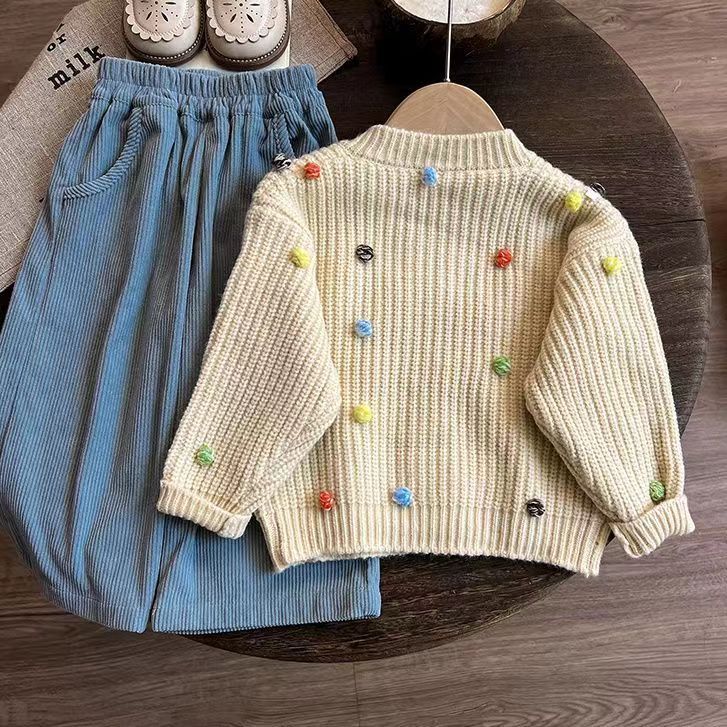 Conjunto de Pompones y Jeans para Niña