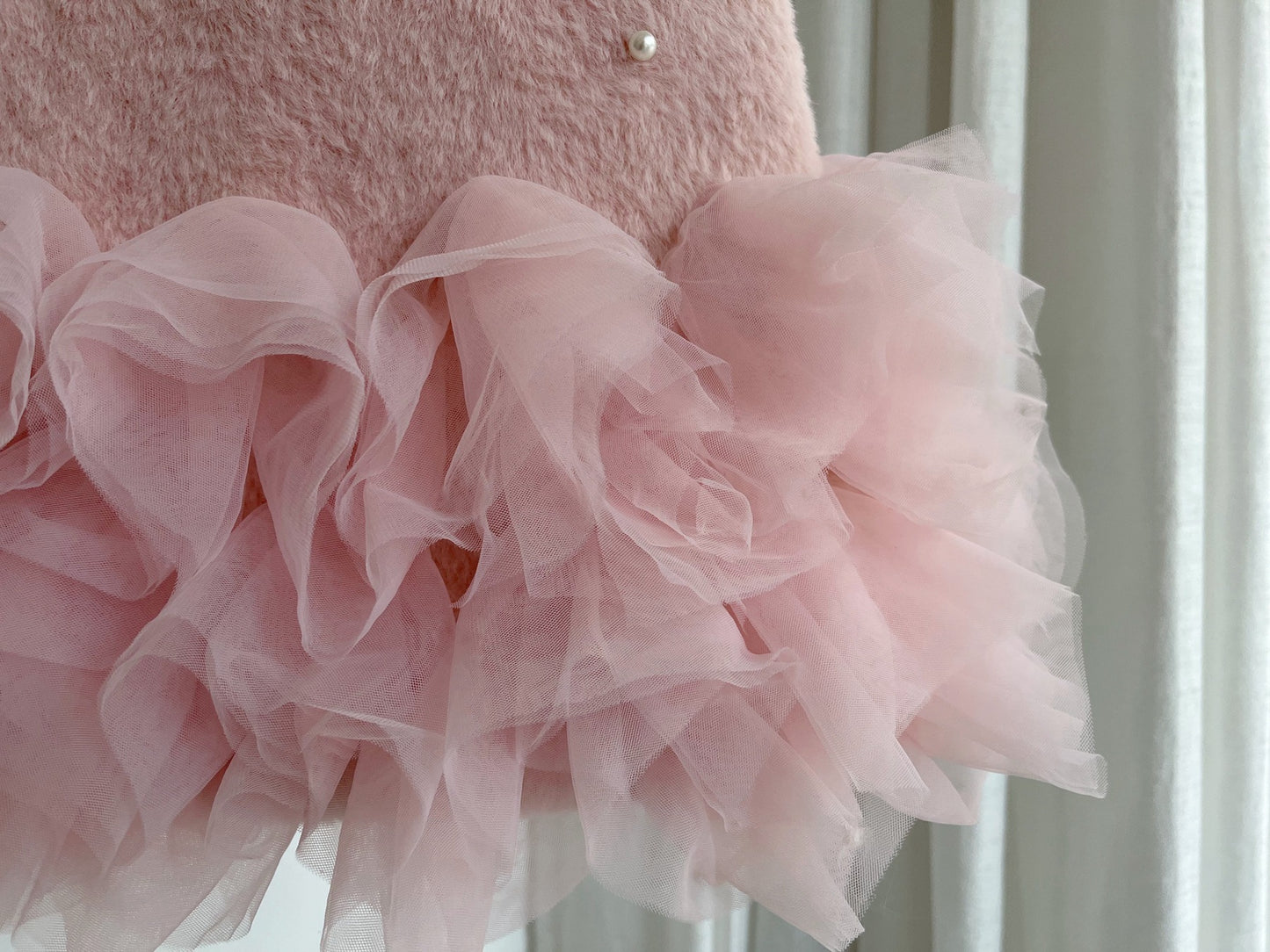 Conjunto de Abrigo y Perlas de Peluche para Niña + Vestido