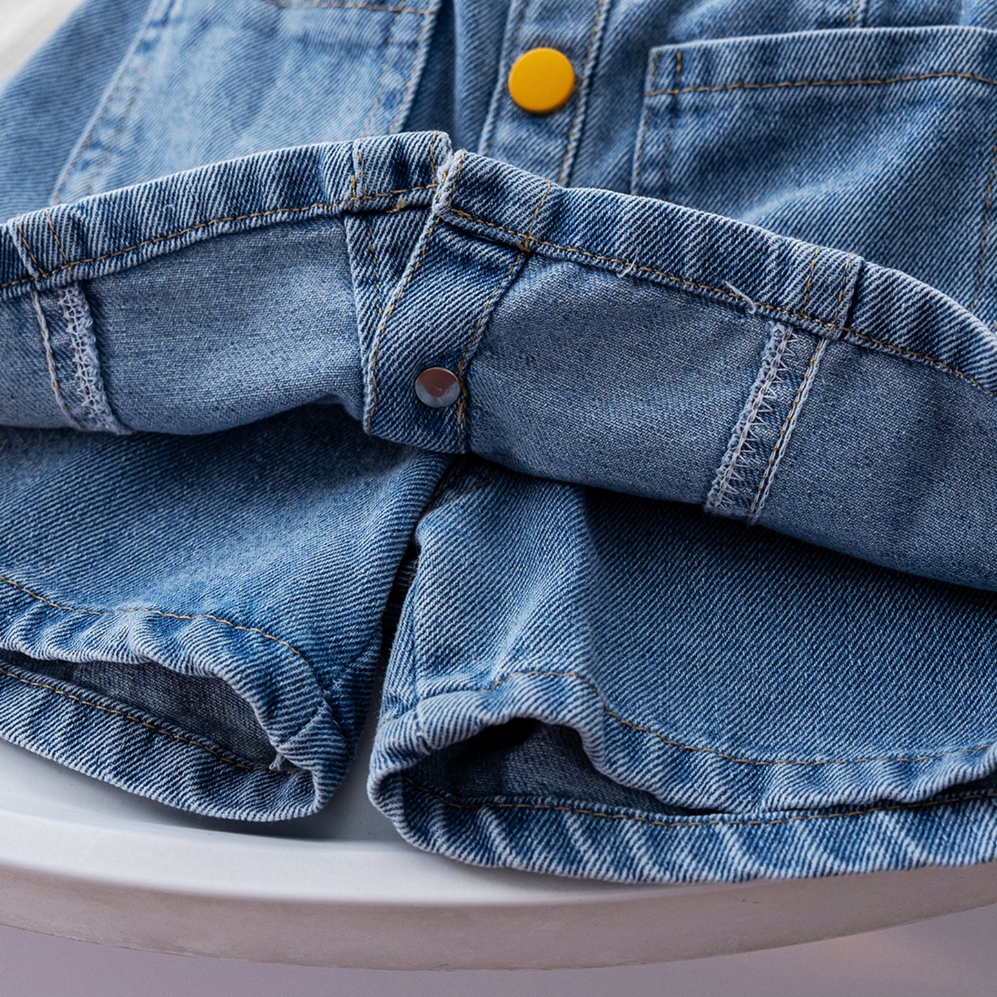 Falda Corta Con Botones de Colores