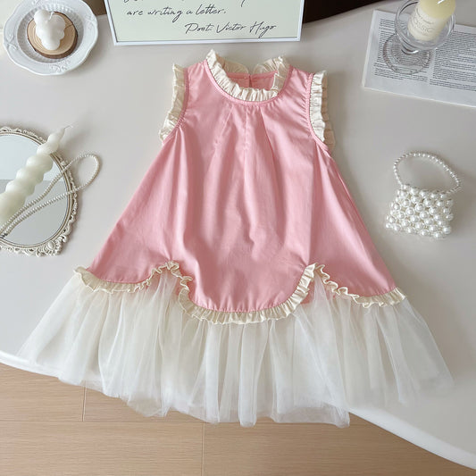 Vestido infantil con dobladillo de tul