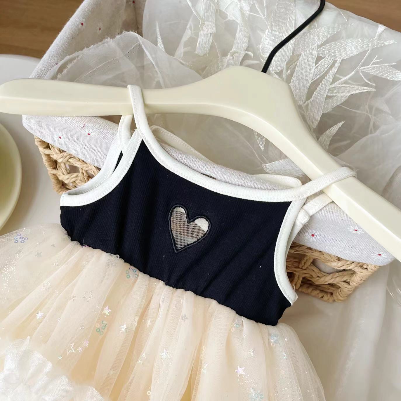Vestido Infantil Corazón y Tul Estrellas