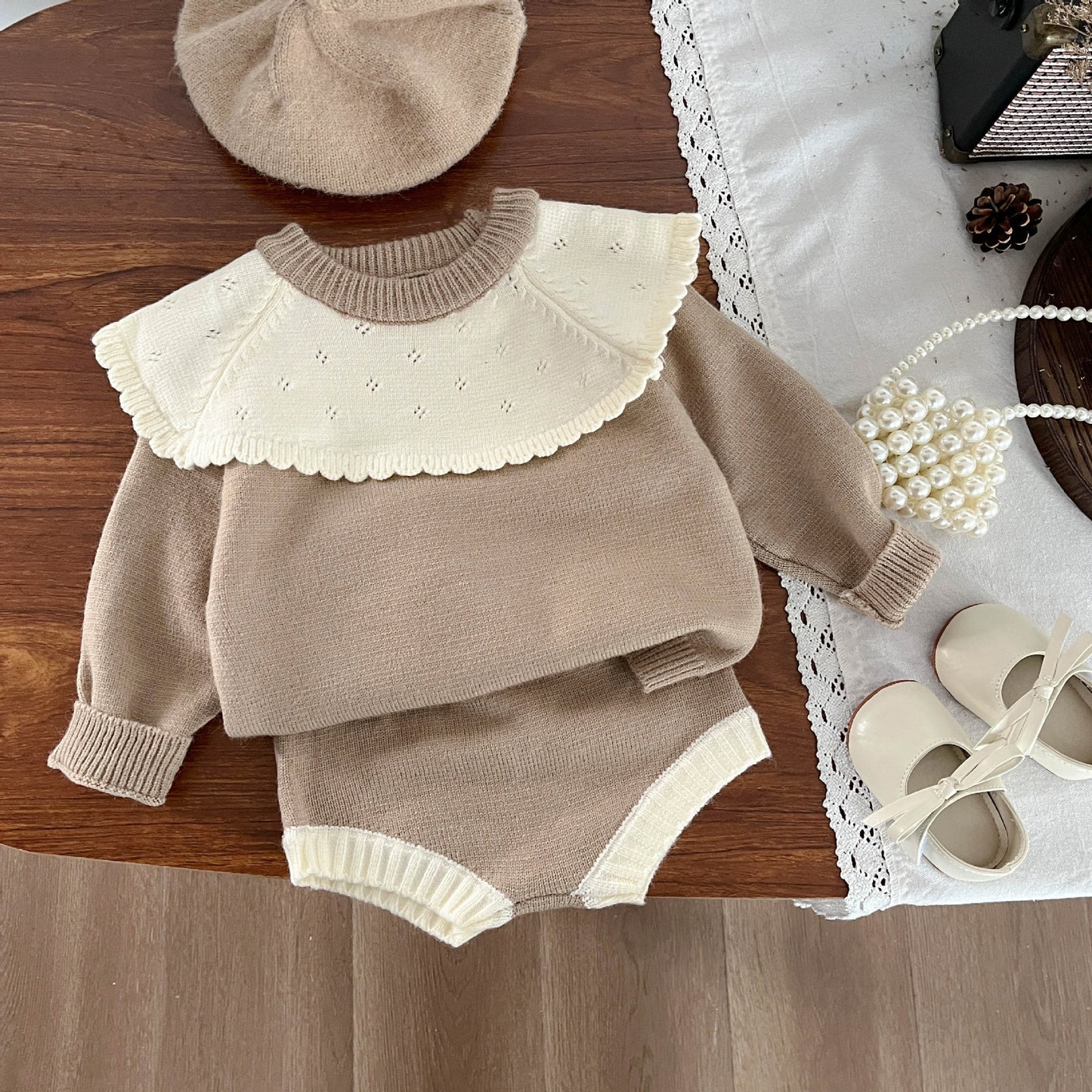 Conjunto de Punto para Niña con Cuello