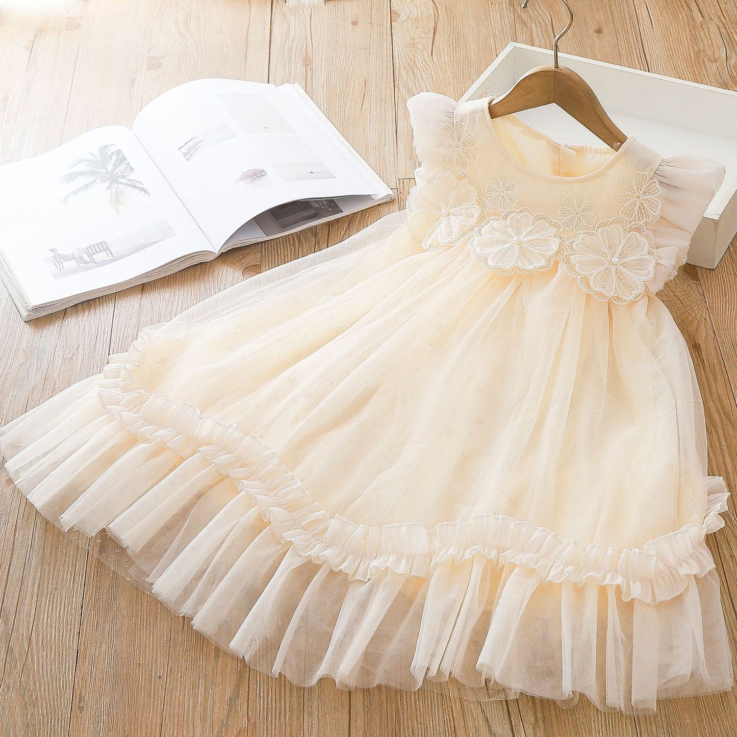 Vestido infantil con lazo floral