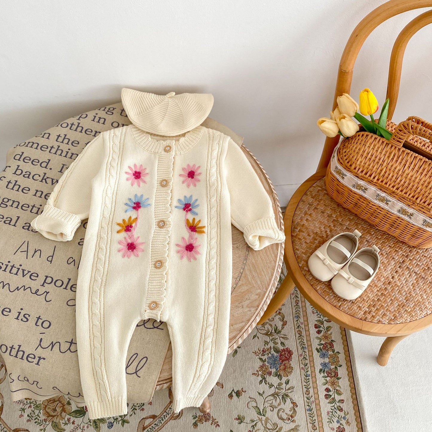 Mono Infantil de Flores de Punto