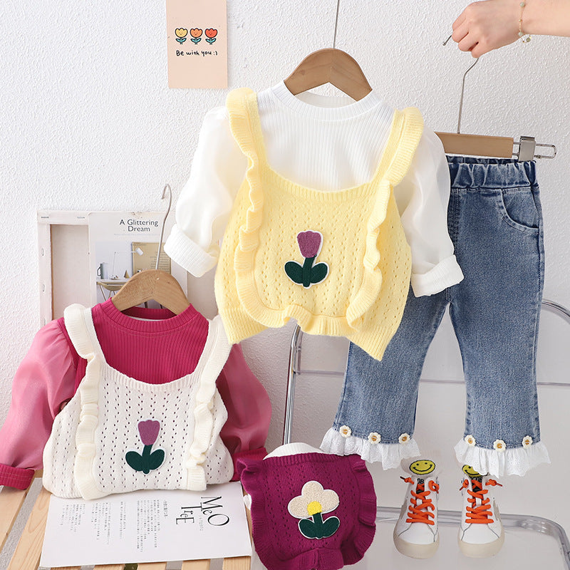 Conjunto infantil de 3 piezas con pequeñas flores