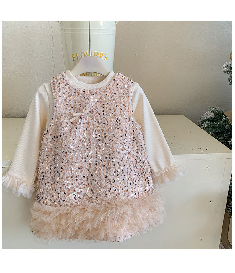 Vestido infantil brillante con lazos