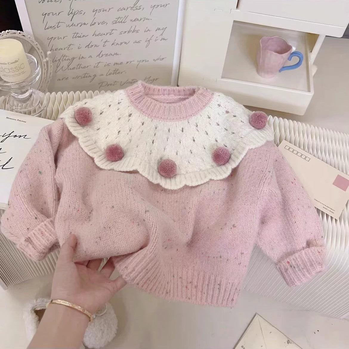 Blusa de Niña con Pompones de Invierno