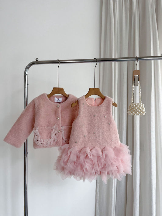 Conjunto de Abrigo y Perlas de Peluche para Niña + Vestido