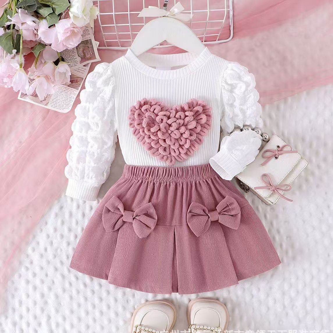 Conjunto de lazo de amor para niñas