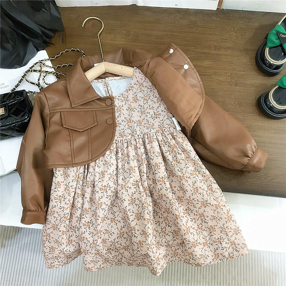 Conjunto de niña con estampado floral y polipiel