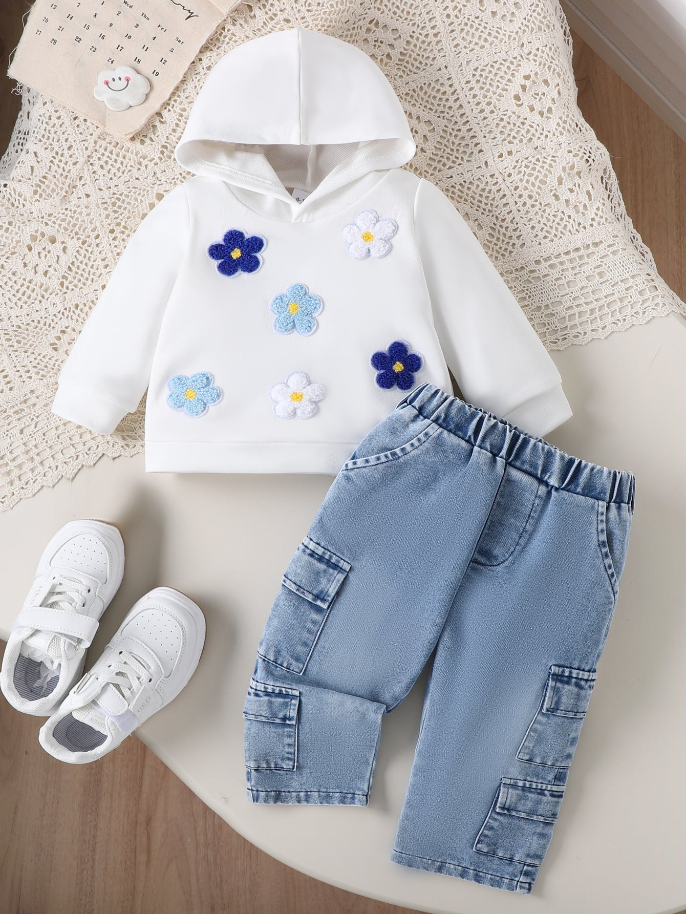 Conjunto de Flores y Jeans para Niña