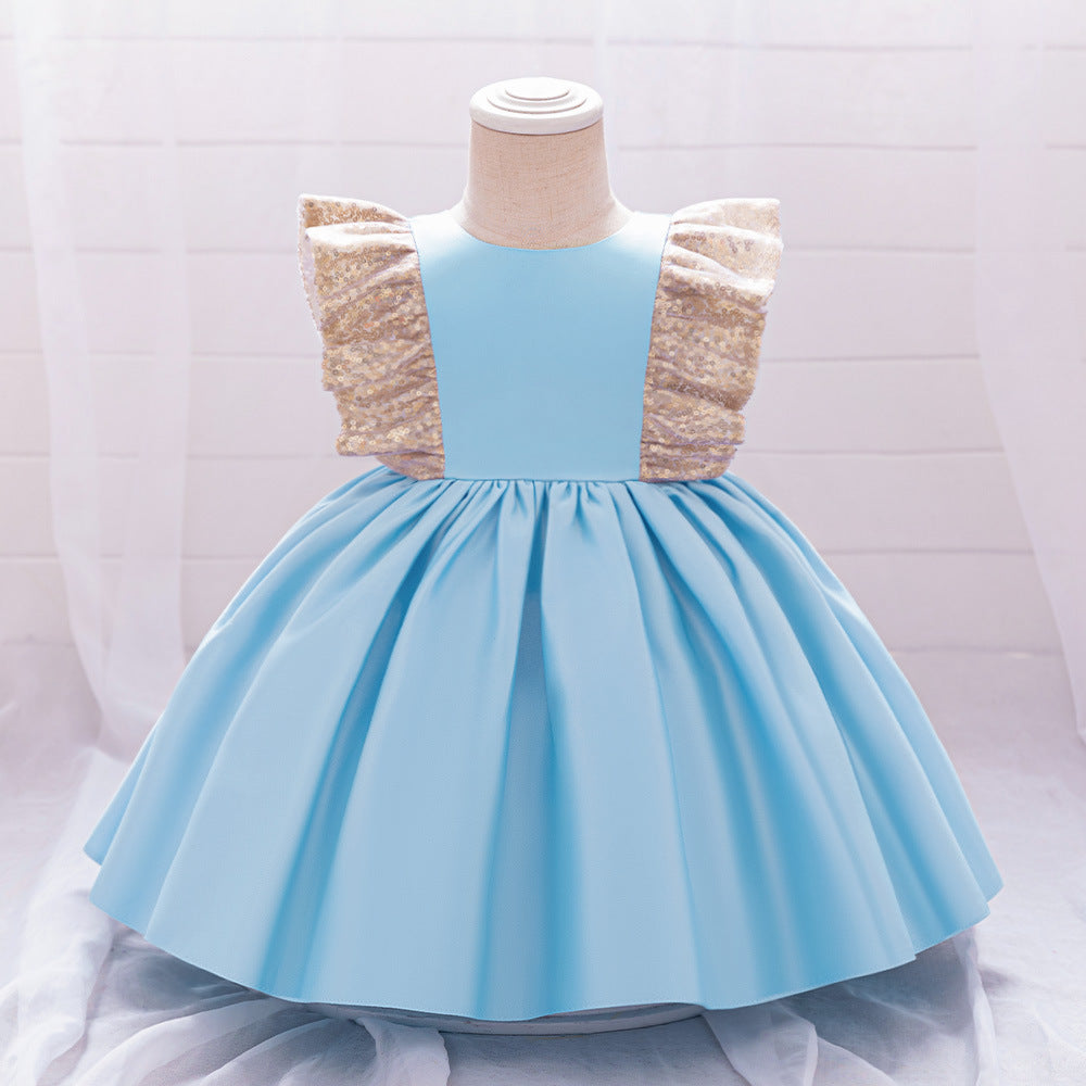 Vestido infantil con mangas voladoras
