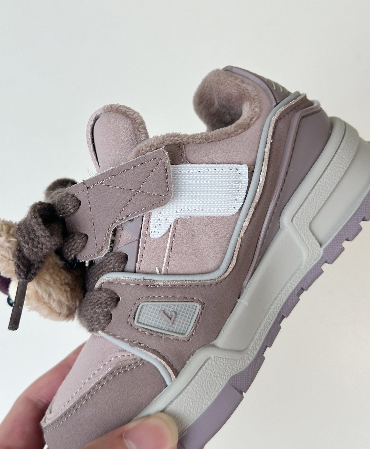 Zapatillas Deportivas Infantiles de Felpa con Pompones